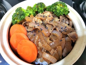 The practice measure of the meal of a bowl of fat cattle in in the winter 4