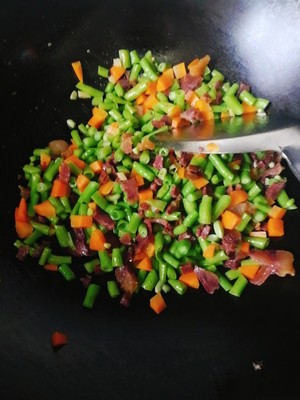 The son eats 3 bowls, the practice measure of the congee of beef of quick worker cowpea that ate to still want to eat 5