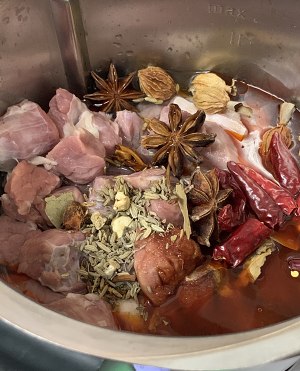 The practice measure of sirlon of braise in soy sauce 3