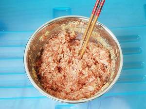 The practice measure of onion beef cake 6