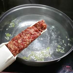 The practice measure of soup of beef a round mass of food 4