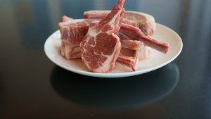 Lamb of boiled in clear soup is discharged (very simple and crude prairie handgrip flesh stews a law, self-regulated doing is wet dip in makings, ovine soup milky white, quantity of heat is low) practice measure 1