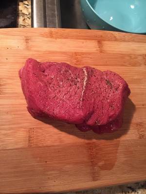 Hui Ling pauses the practice measure of beefsteak 1
