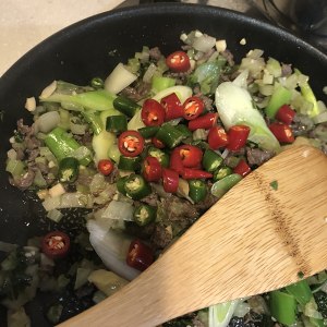The practice measure of beef of celery of Guizhou dry boiler 8