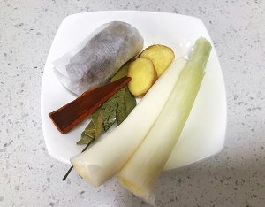 The practice measure of oxtail of braise in soy sauce 5