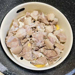 The practice measure of the golden    sheep that did not have ovine smell of mutton 3