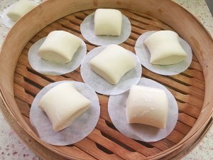 The practice measure of soft milk steamed bread 3