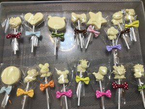 The practice measure that contains milk lollipop 8
