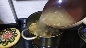 The practice measure of Nan of sheep of clear soup of mushroom of white ox liver 16
