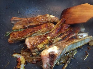 The practice measure of Rosemary Lamb Ribs of platoon of costal region of sheep of rosemary stew in soy sauce 1