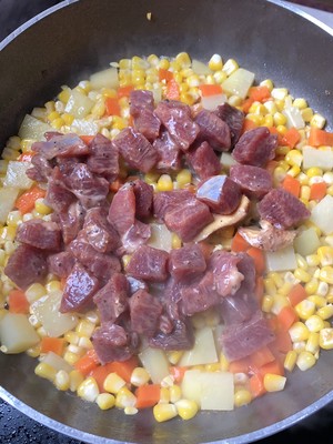 The practice measure of meal of beef of sauce of black any of several hot spice plants 3
