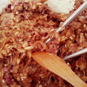The practice measure of beef sesame seed cake 1