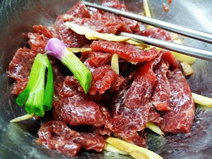 The practice measure that dawdle of black any of several hot spice plants fries beef 2