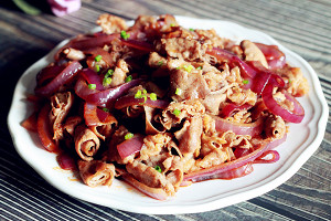 Onion fries fat Niu Juan, the satisfies a craving for delicious food really practice measure of warm 8
