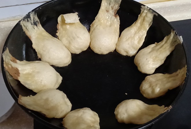 
Circle of firewood chicken boiler (boiler edge steamed bun) practice