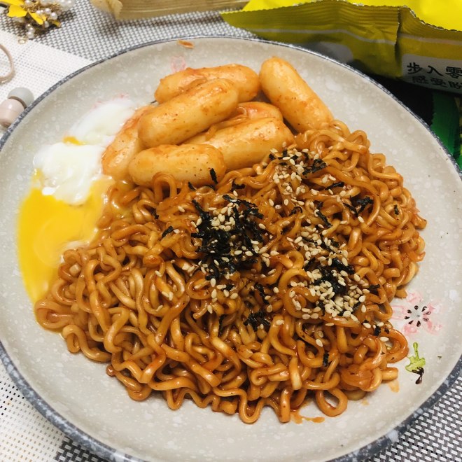 
The practice of noodles served with soy sauce of turkey of New Year cake, how to do delicious