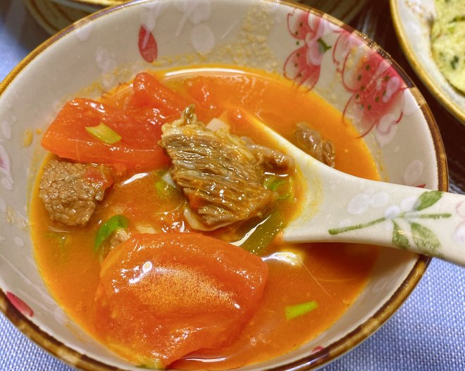 
The practice of tomato beef soup, how to do delicious