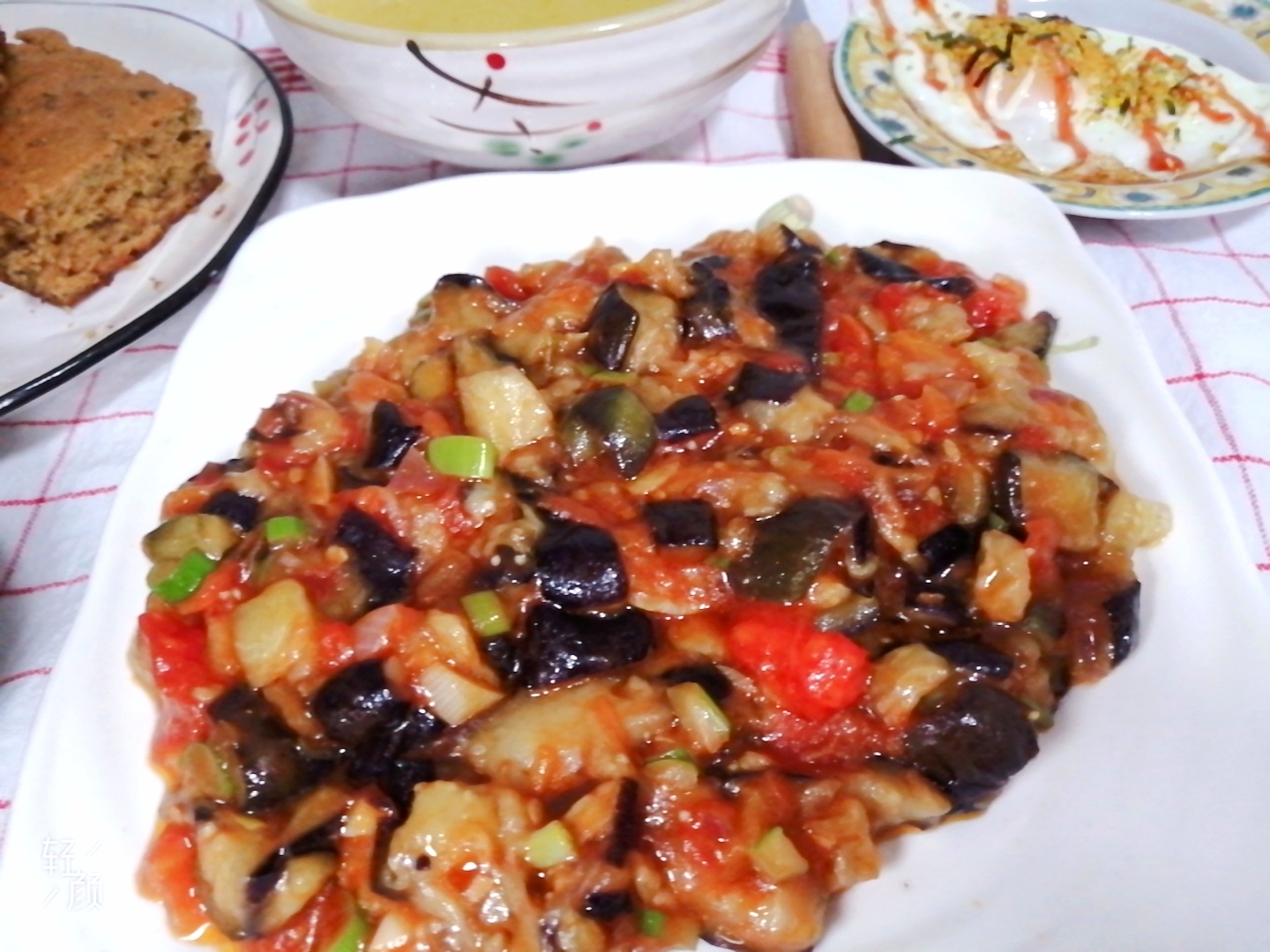 
Garlic Chengdu tomato fries edition of aubergine ~~ little oil, it is acid of a sweet delicious smell, soft glutinous really next sweet meal, full is the way that loves ~