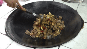 Hutch division commander teachs you: The kitchen that use land is burned " rustic beer duck " , flavour is easy and comfortable the practice move that must not place 14