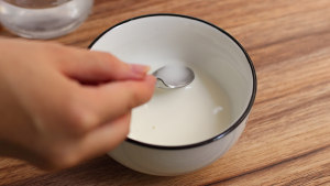 Teach you to do tomato egg boiling water in the home, egg flower is beautiful nutrition, the child drinks 2 bowls of big insufficient still practice measure suddenly 7