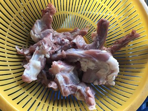 The practice measure of clavicle of pot-stewed fowl duck 1