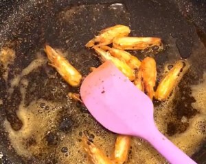 The practice measure of side of meaning of tomato of shelled fresh shrimps 3