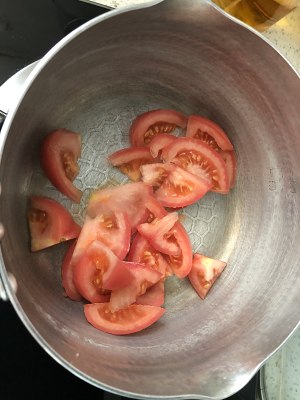 The practice measure of face of egg of tomato wheat dish 3
