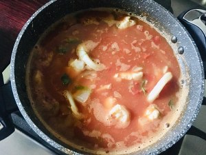 The practice measure of soup of French tomato seafood 7