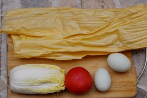 Dried bean milk cream in tight rolls of stew of duck's egg of tomato Chinese cabbage (fabaceous skin) practice measure 1