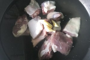The practice measure of taro stew duck 2