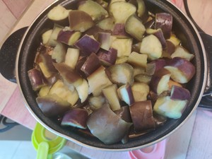 The practice step that achieves duck of eggplant of braise in soy sauce oneself 23