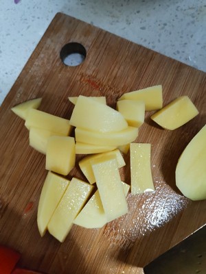 The practice measure of soup of onion tomato potato 1