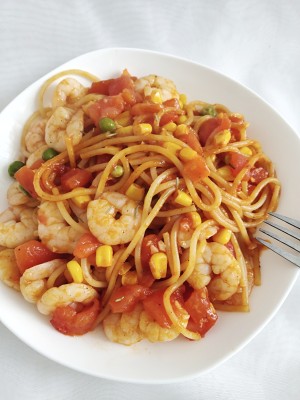The practice measure of side of meaning of shelled fresh shrimps of tomato of the daily life of a family 6