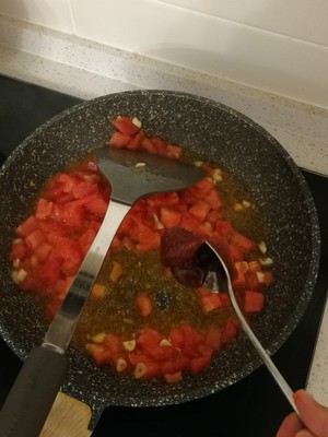 The practice measure of slices of fish meat of tomato Ba Sha 8