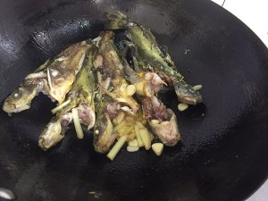 栄養が豊富なトマト魚のスープ（ポイントを上げる塩の繊細さで眉を落とします） のみ）練習対策9 