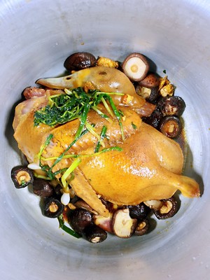 The practice measure of the duck of oily stew of · Xianggu mushroom that the adult on the mother loves most 9