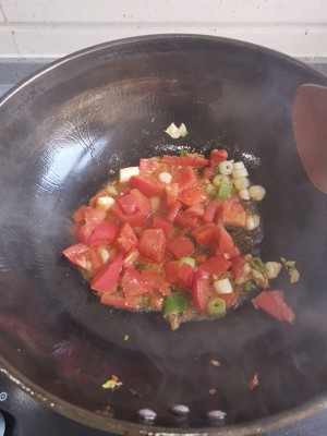 The practice measure of beautiful dish tomato 4