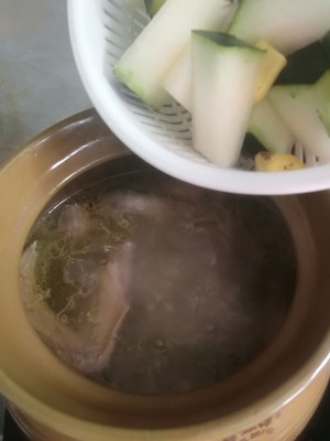 Soup of duck of wax gourd of the seed of Job's tears and the practice measure of the white flesh that cut duck 8