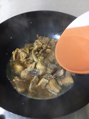 Duck flesh two feed (duck of duck of stew of potato purple perilla, dry stir-fry before stewing) practice measure 13