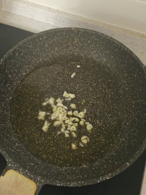 The practice measure of slices of fish meat of tomato Ba Sha 5