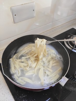The hand makes noodles the practice move that ~ tomato makes edition of machine of bittern face chef 8