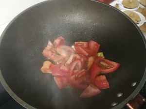Imprinting the practice measure that the tomato egg knife of vanward dad cuts an area 3