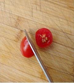 Cut small tomato inside 10 seconds intentionally the practice measure of form 3