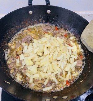 The practice measure from the dish with easy and comfortable duck of tribute small fry 12