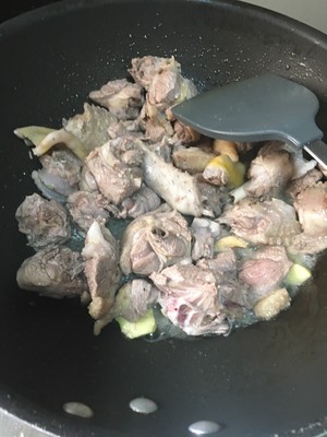 The practice measure of duck of purple perilla stew 3