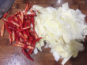 Ginger explodes duck (young ginger fries young duck) practice measure 7