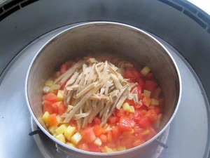 トマトジャガイモの塩辛いタケノコのスープ[映画は最終版です]実践対策6