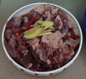 The practice measure of duck of purple perilla stew 1