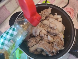 The practice step that achieves duck of eggplant of braise in soy sauce oneself 12