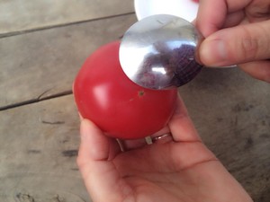 Pare opportunely the practice measure of tomato skin 2